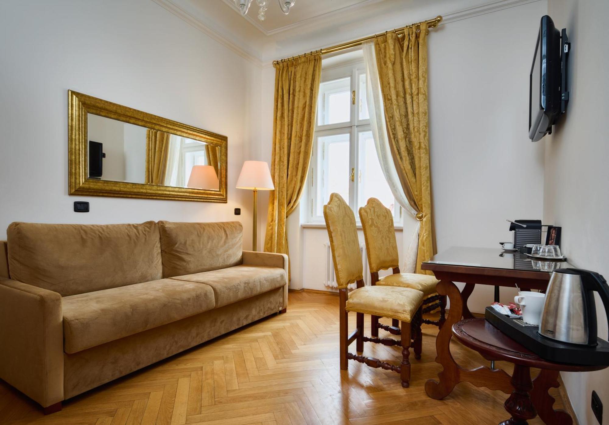 Charles Bridge Palace — Photos 2
